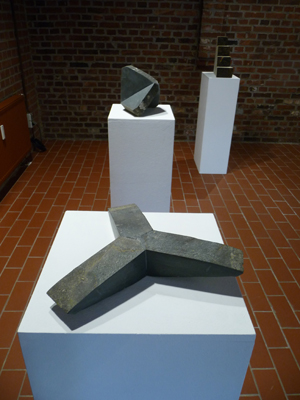 <br />
Stern, 2006, Basalt,  7 x 40 x 36 cm